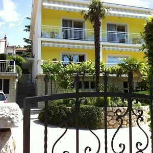 https://apartments-marina-dramalj.primorje-gorskikotar.com