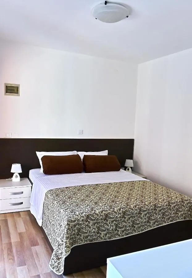 Apartments Zdjelar Porec Croazia