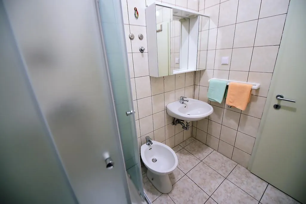 Apartments Zdjelar Porec Croazia