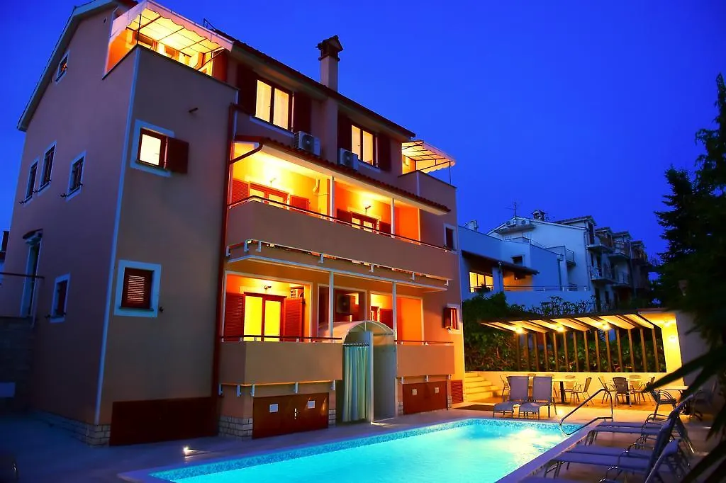 Apartments Zdjelar Porec Croazia